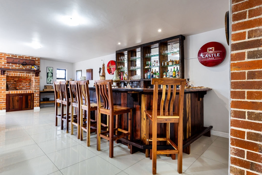 6 Bedroom Property for Sale in Stellenbosch Farms Western Cape